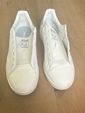 Addidas Shoes (Women's 9)